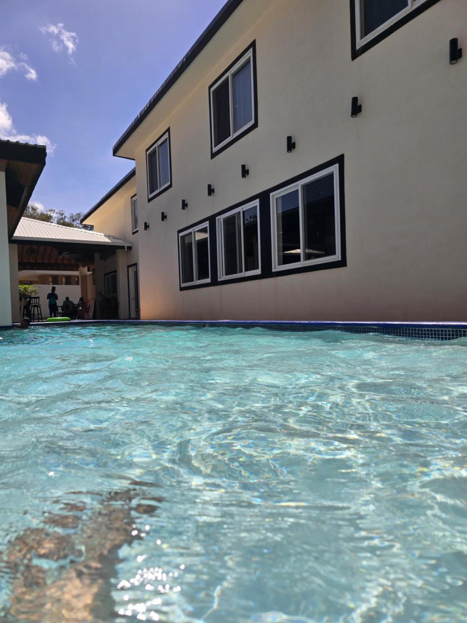 Chelle'S Suites And Restaurant Camp Bay Exterior foto